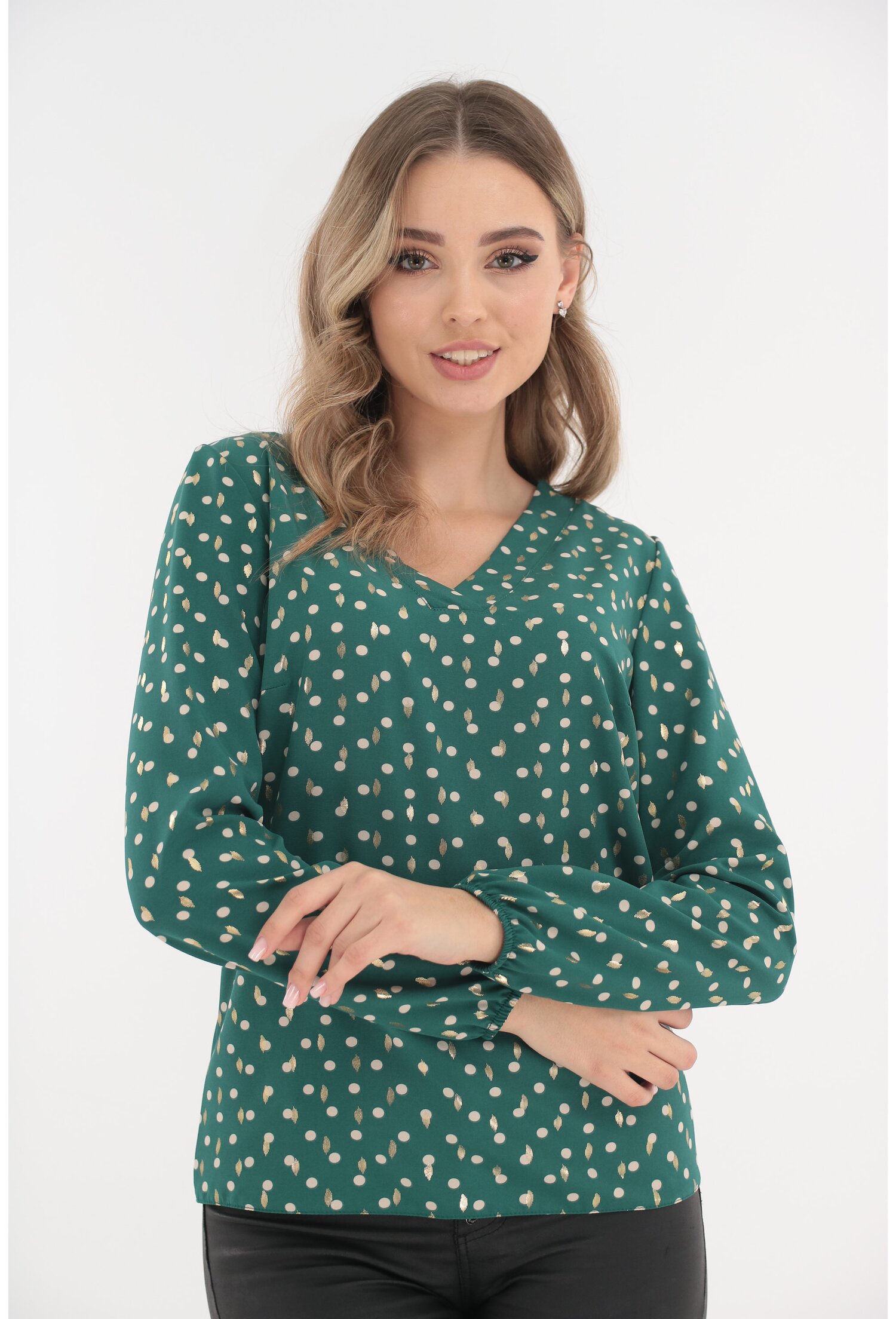 Bluza verde cu anchior si imprimeu cu buline albe Bluza verde cu anchior si imprimeu cu buline albe