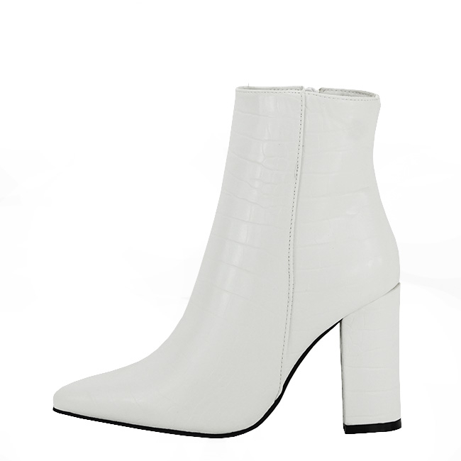 Botine albe elegante cu imprimeu reptila J952 114 Botine albe elegante cu imprimeu reptila J952 114