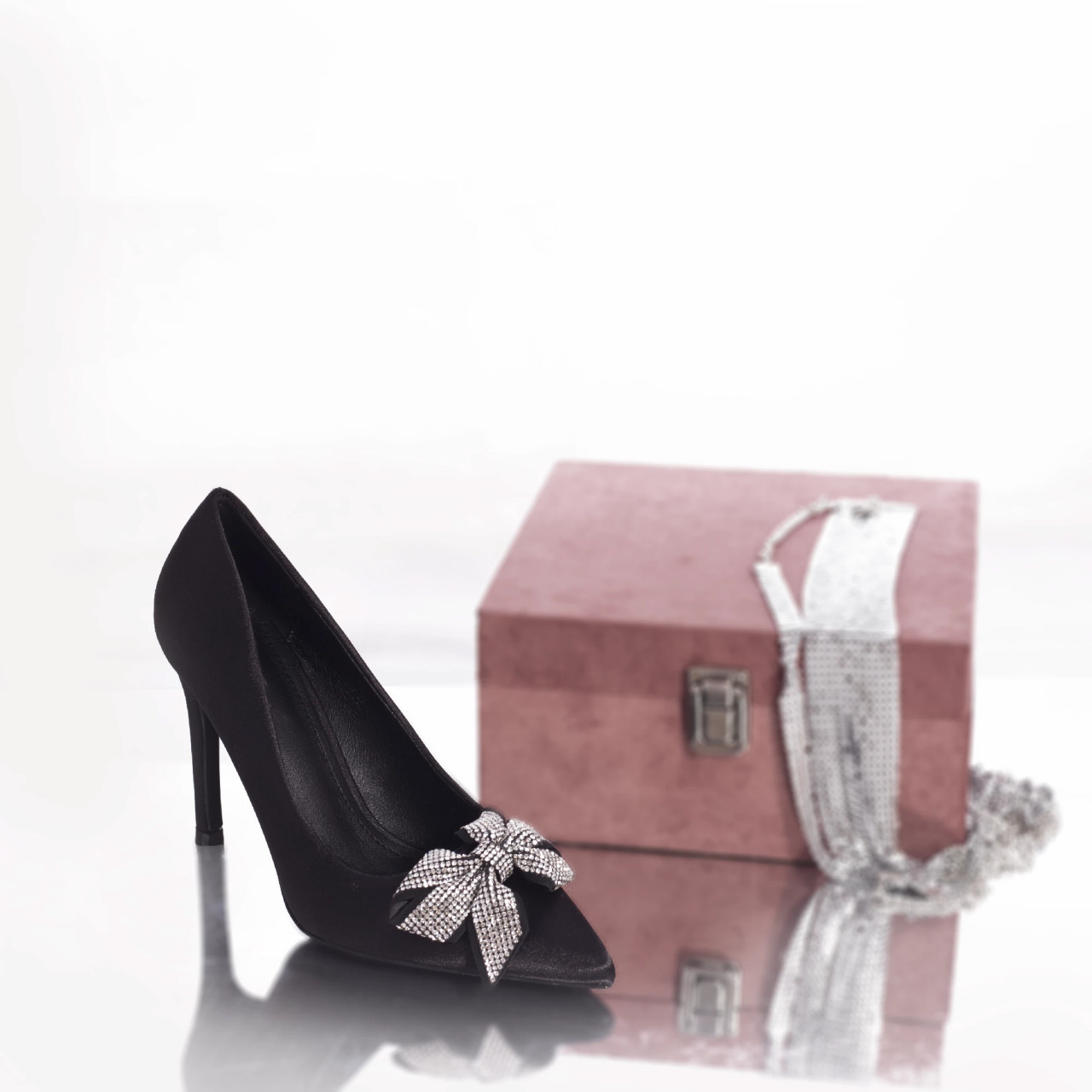pantofi-stiletto-hasnah-saten-negru4693