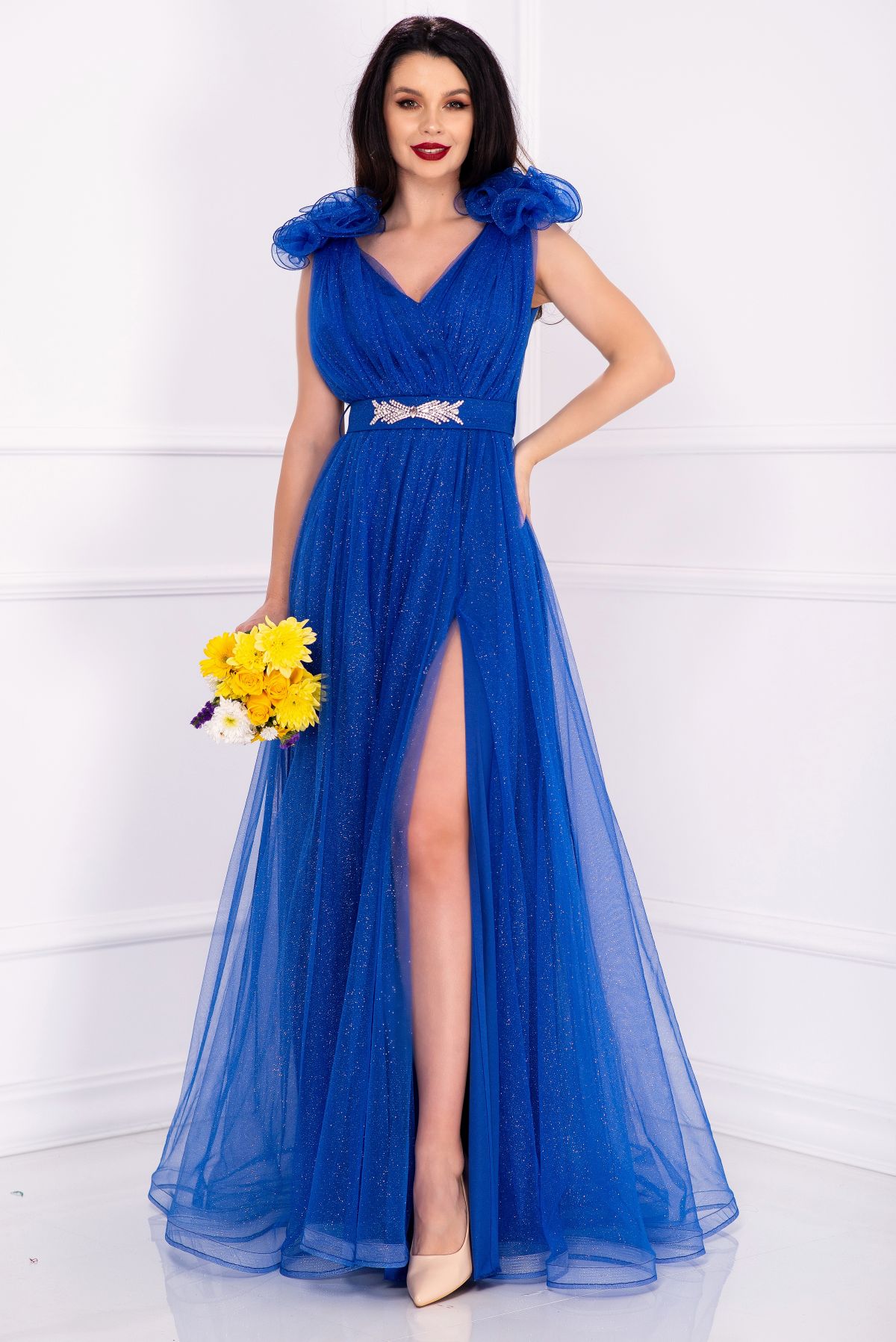 Rochie de nasa Lily albastru royal pretioasa cu sclipici si flori 3D pe umeri Rochie de nasa Lily albastru royal pretioasa cu sclipici si flori 3D pe umeri