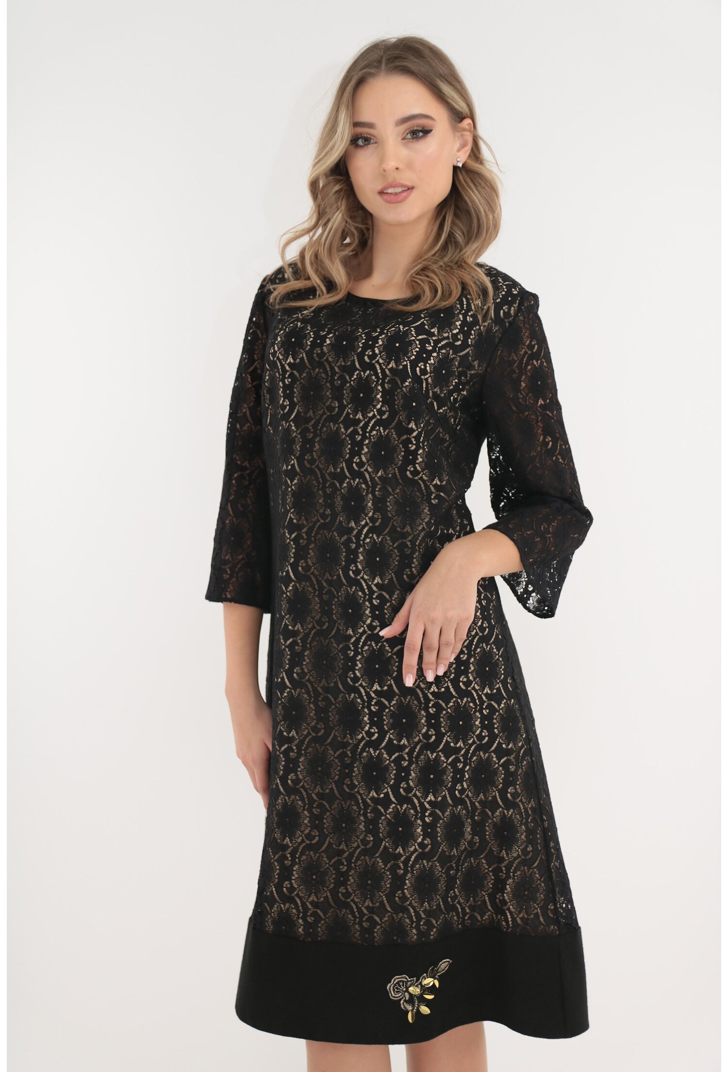 Rochie de ocazie din dantela neagra Rochie de ocazie din dantela neagra