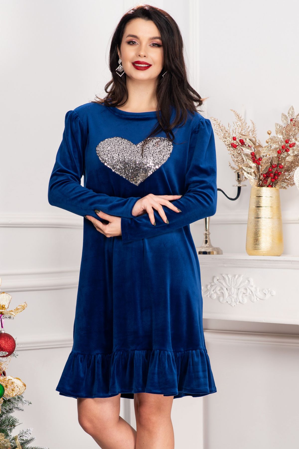 Rochie din catifea Alma albastru royal cu inima din paiete Rochie din catifea Alma albastru royal cu inima din paiete