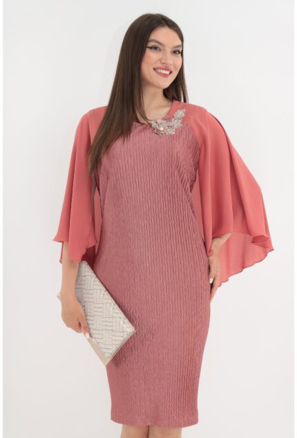 Rochie eleganta roz cu pelerina din voal