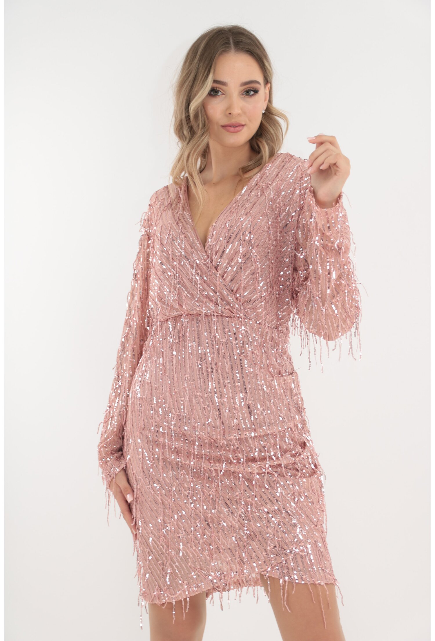 Rochie roz-pudra de ocazie cu paiete si fronseuri Rochie roz-pudra de ocazie cu paiete si fronseuri